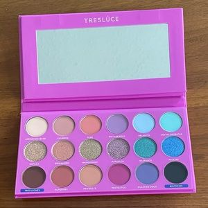 NEW Tresluce Dolce Vita Eyeshadow Pallete